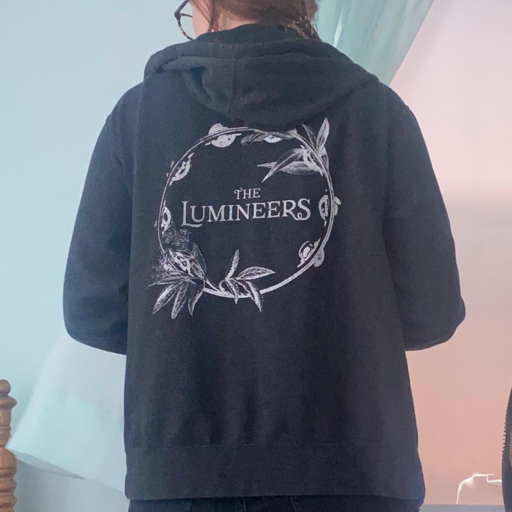 Lumineers sweatshirt size medium
